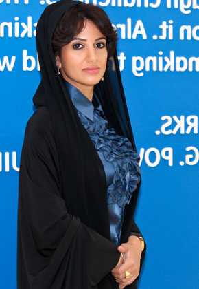 الإماراتية داليا المثنّى الرئيسة والرئيسة التنفيذية لشركة جنرال إلكتريك في منطقة الخليج