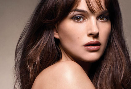 نتالي بورتمان وجه دار ديور الطبيعي