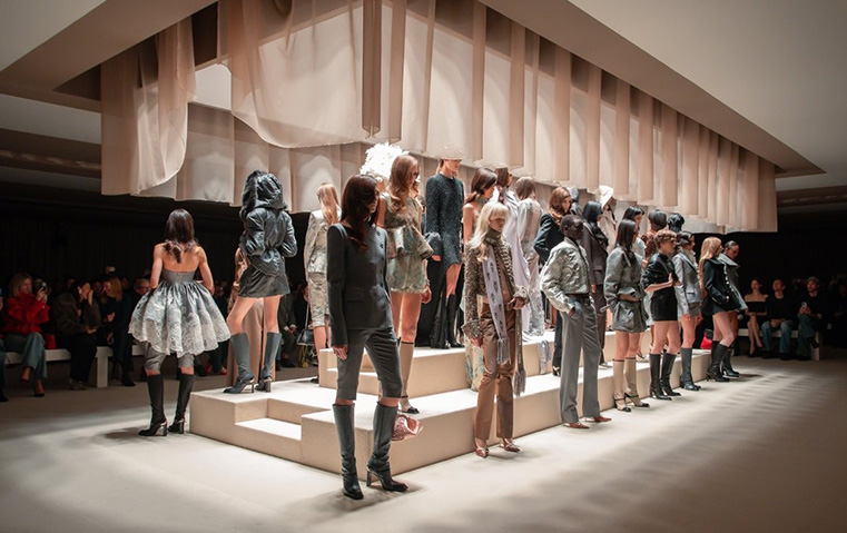 Mcqueen إلى أسبوع لندن للموضة !