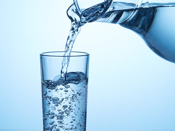 أخلاق إطلاقا طحلب  حكم شرب الماء وقت الأذان | Gheir