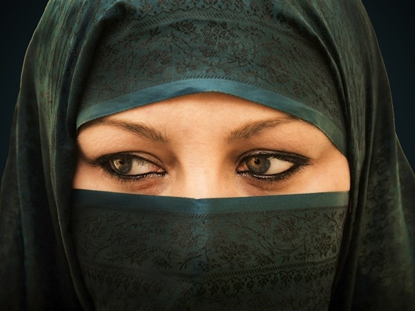 حكم وضع الرموش