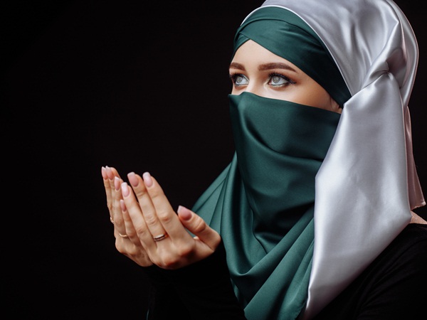 حكم وضع الرموش