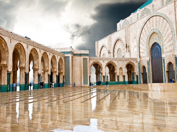 حكم تأخير صلاة العشاء