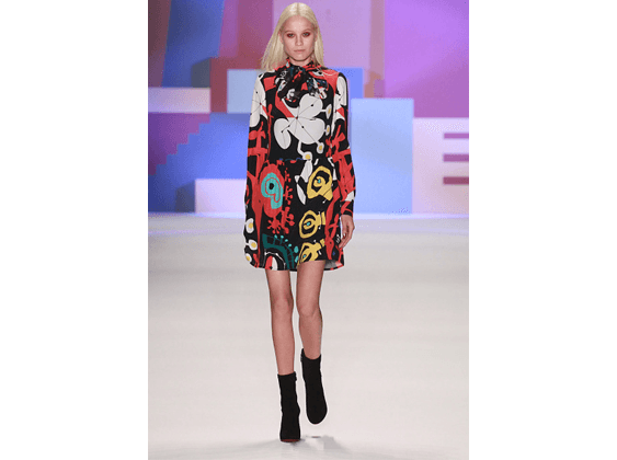 ملابس السهرة تتألق في مجموعة Desigual الجديدة