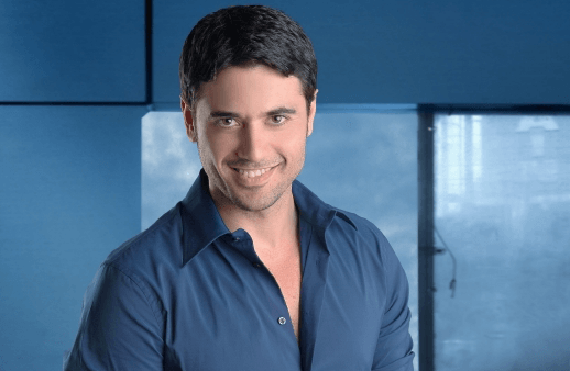 أحمد عز يصف زينة بالخطيرة على المجتمع