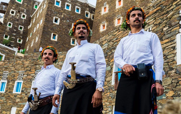 مهرجان "رجال الطيب"، جولة في التراث السعودي وعروض الورد بانتظارك
