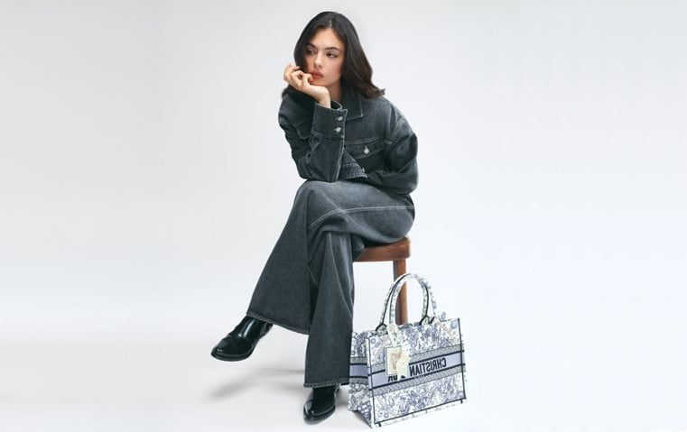 Dior Lucky مجموعة تحتفي برموز الحظ وتحوّل الأناقة إلى بصمة شخصية فريدة