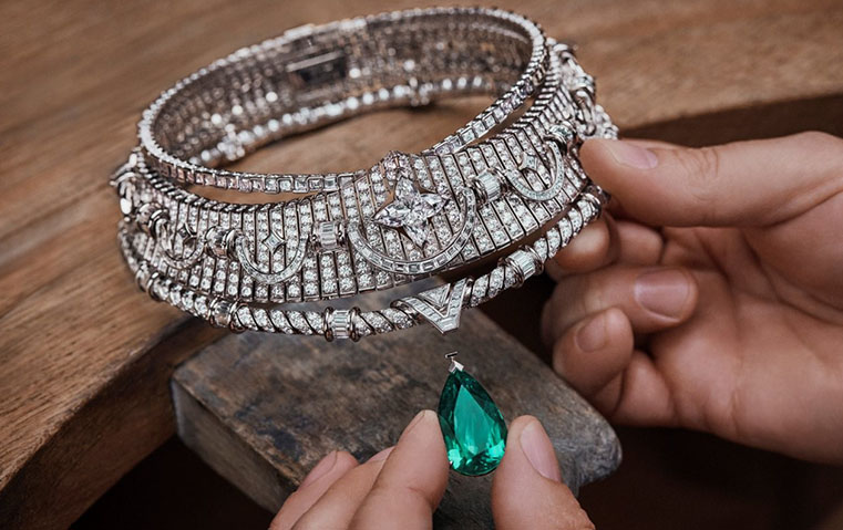 كل ما تحتاجين معرفته عن أجمل عقدين فازا بجوائز Grand Prix de la Haute Joaillerie