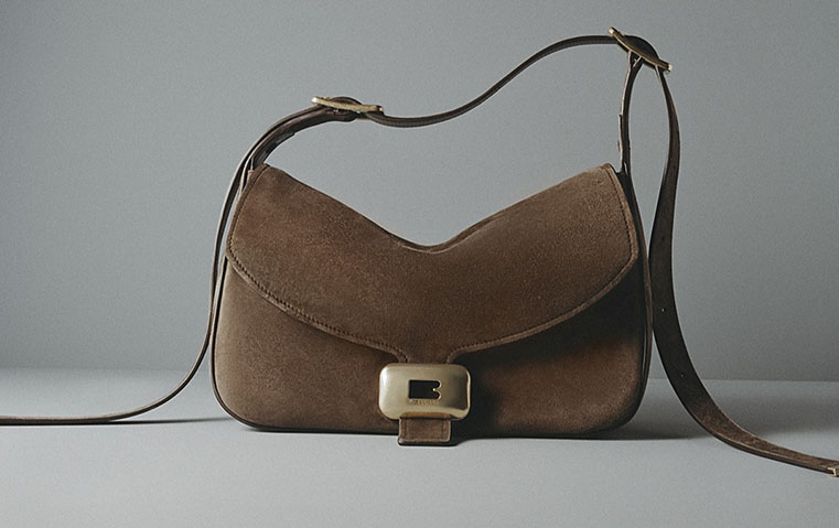 حقيبة Clicca من Balenciaga: خيار الفاشنيستاس لهذا الصيف