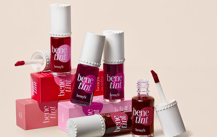 كيف تطبّقين صيحة الشفاه الكورية الساحرة بتوقيع  Benefit