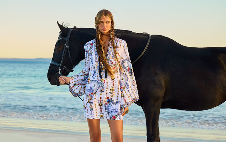 المصممة Camilla Franks في حوار حول سوق الشرق الأوسط والسفر كمصدر إلهام دائم