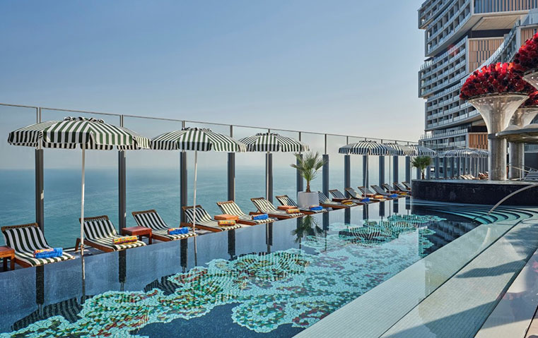 دولتشي آند غابانا تحوّل "كلاود 22" إلى واحة من الجمال هذا الموسم