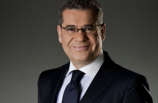 ابنة الإعلامي مصطفى الأغا تبهر جمهوره بجمالها الملائكي