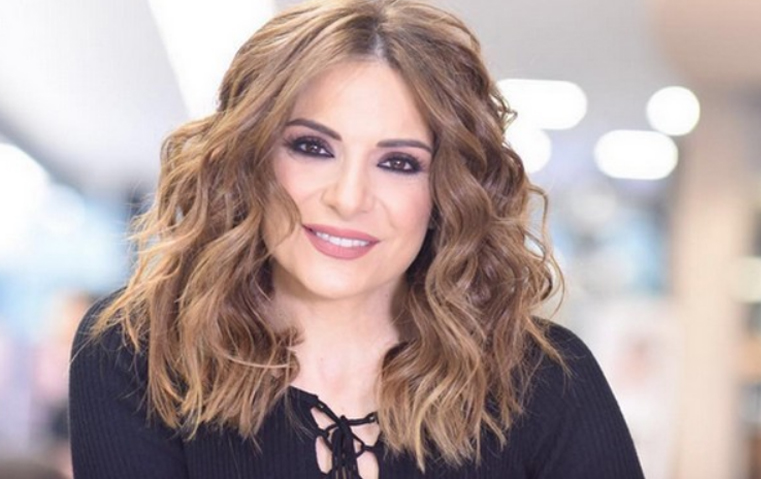 هيلدا خليفة مذيعة ستار أكاديمي تُطِلّ بالأبيض بعد غياب