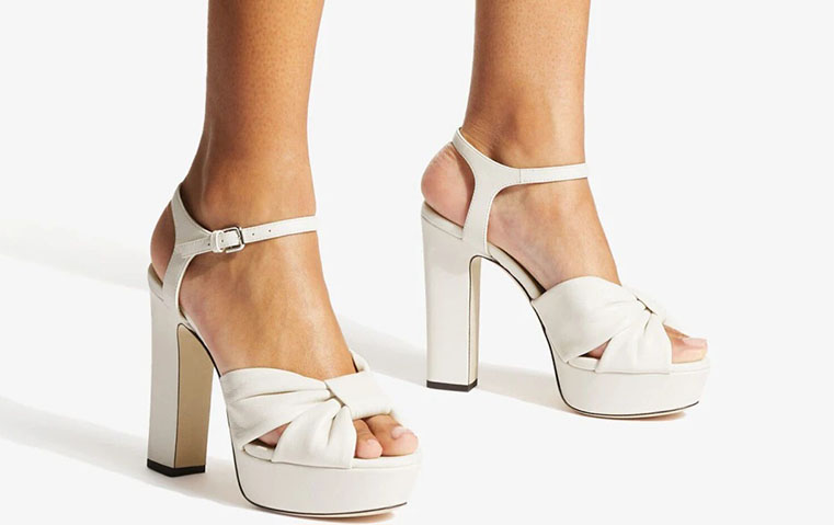 أي كعب سيرفعك للنجوم وأي واحد سينقذك من الألم؟