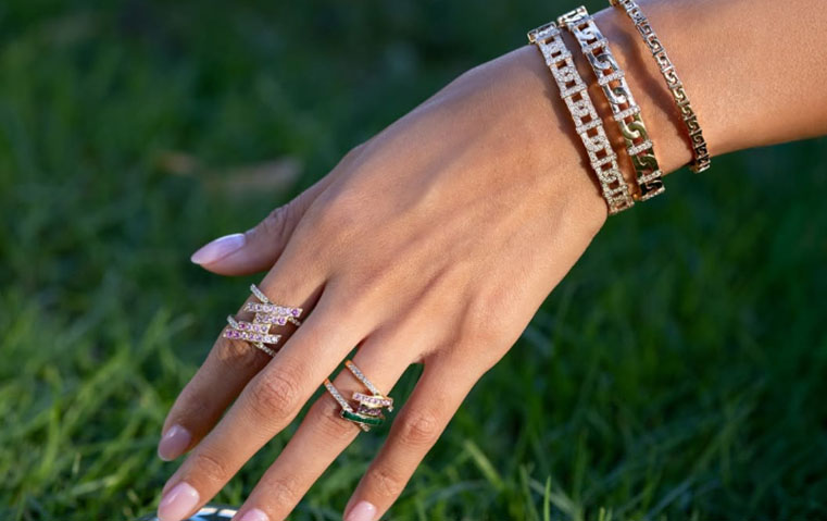 مصممة Karina Choudhrie  في حوار خاص عن دبي والمجوهرات الخالدة والمرأة العربية