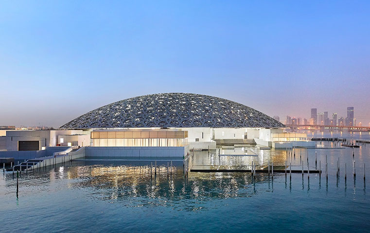 اللوفر أبوظبي يفتح باب المشاركة في "فن الحين 2026" وجائزة ريتشار ميل