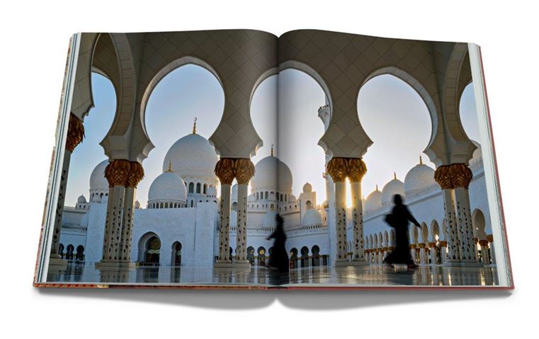 أجمل المساجد الإسلامية قديماً وحديثاً في كتاب!