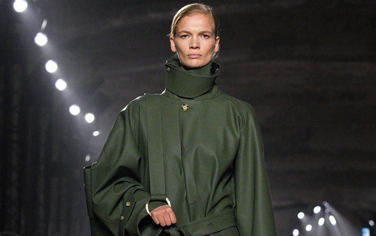 Funnel Neck: صيحة وُجدت لتكون رفيقة إطلالاتك في الشتاء