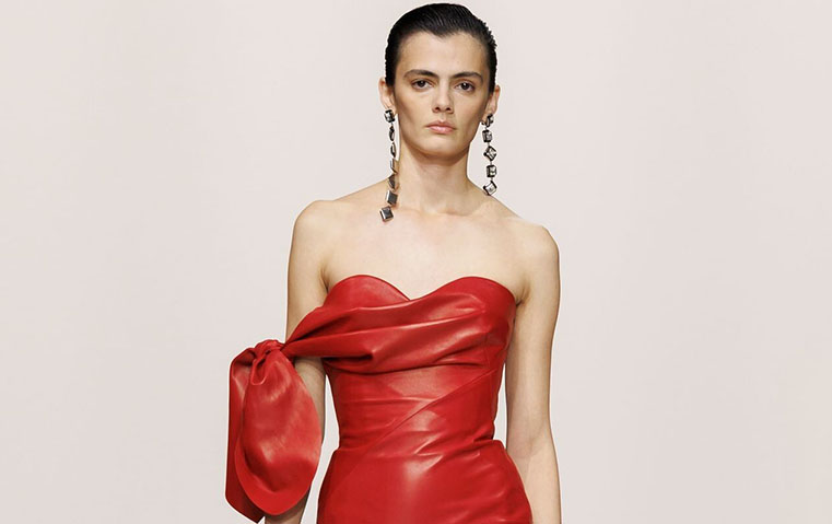 اللون الأحمر: نجم عروض ربيع وصيف 2026