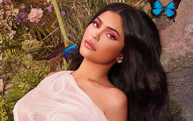 "رفع ذيل الحصان"، العملية الجراحة التجميلية التي تشعل TikTok