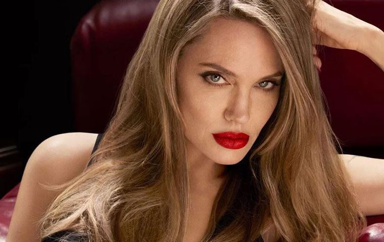 أنجلينا جولي أول وجه دعائي مشهور لمكياج توم فورد