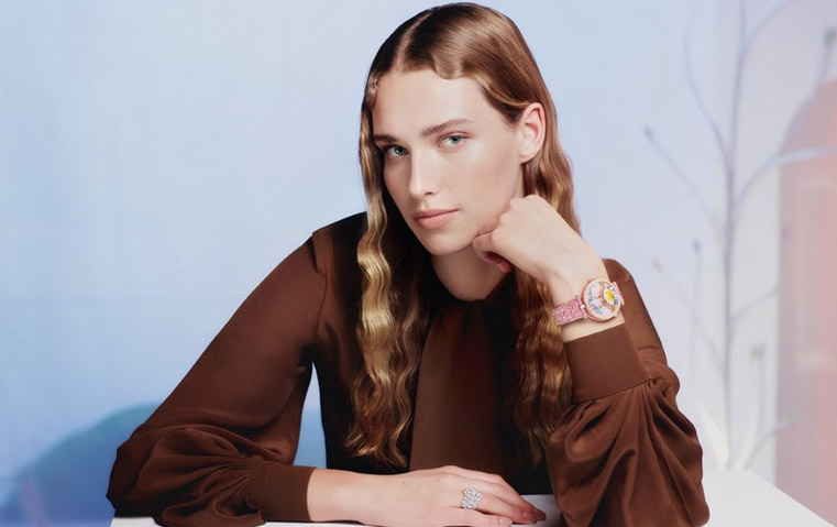 حين يتحول الوقت إلى حكاية... فان كليف أند آربلز في أسبوع دبي للساعات