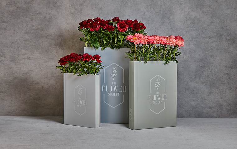 زويا صقر تطلق The Flower Society في دبي