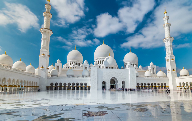 كتاب جديد يوثق أهم المساجد والعمارات الإسلامية في العالم!