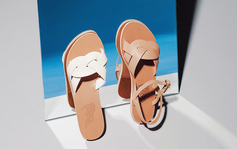 صنادل لا غنى لكِ في خزانتك الصيفية في كل عام