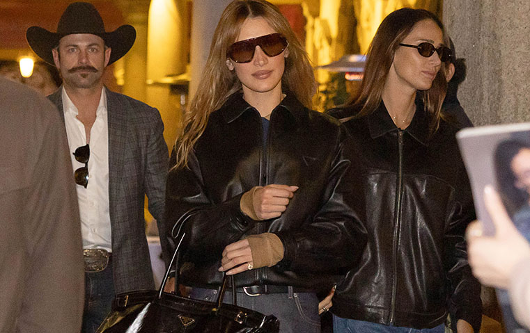 بعد عرض برادا، بيلا تستعرض أناقتها في شوارع ميلانو