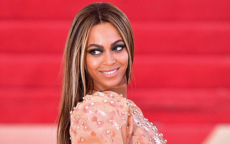 عودة بيونسيه إلى MET Gala 2026 وسط جدل واسع