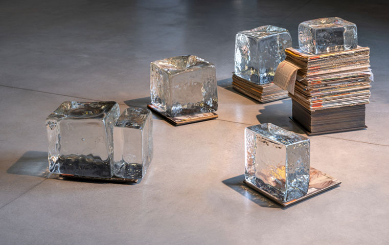 بوتيغا فينيتا تحتفي بالفنانة لورنا سيمبسون في معرض استثنائي بالبندقية