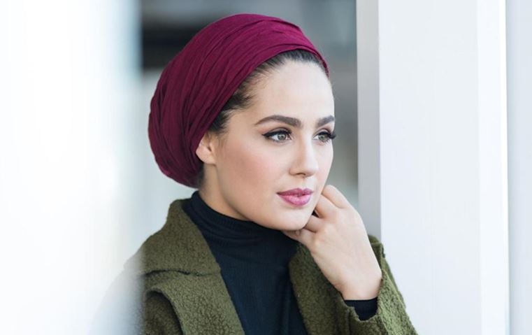 آسيا تتخلّى عن الحجاب وتشرح الأسباب في فيديو على يوتيوب
