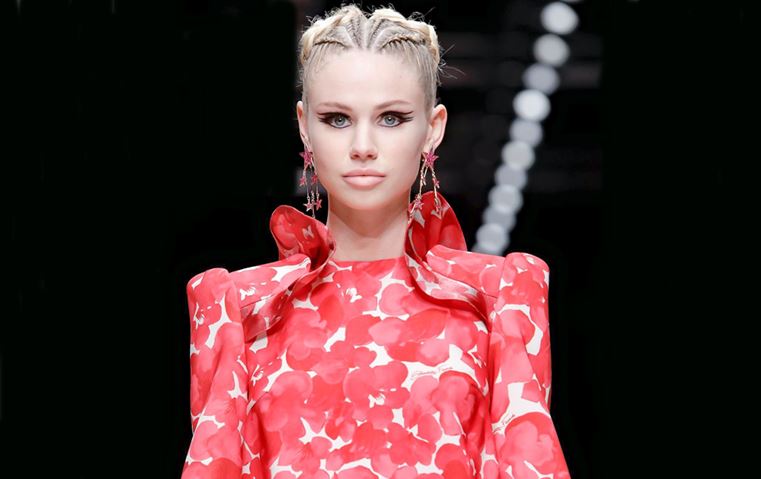 أسبوع الموضة في ميلانو يختتم عروضه مع صيحات جمالية جريئة جداً