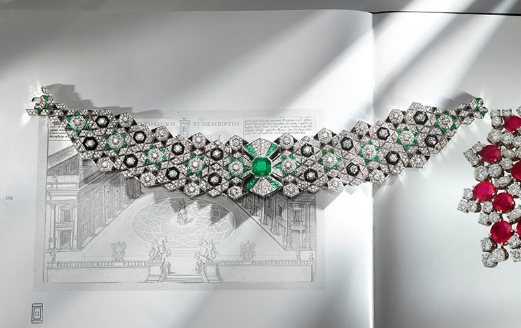 جواهر أم فن معاصر؟ Bvlgari تحسم الجواب في مجوهرات Eclettica