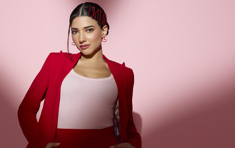 نارين عمارة تشاركنا كواليس إطلاق علامتها Narins Beauty في مقابلة خاصة