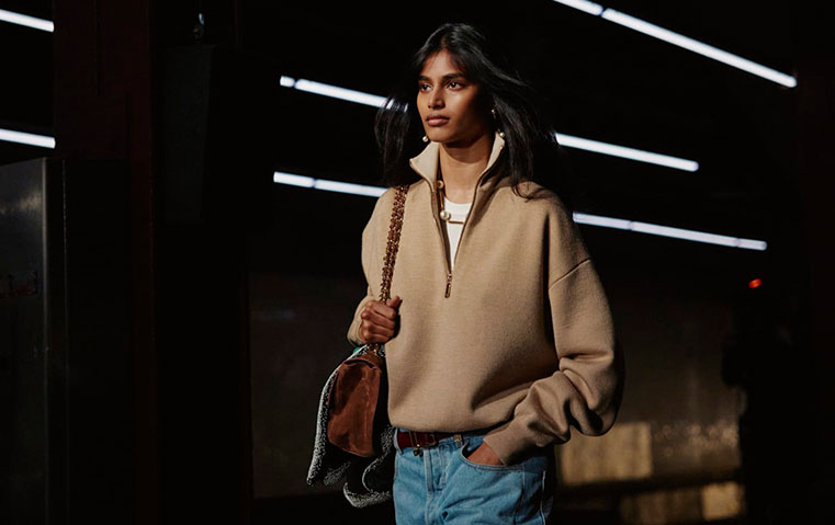 عرض Métiers d’Art Chanel، من نيويورك إلى سيول