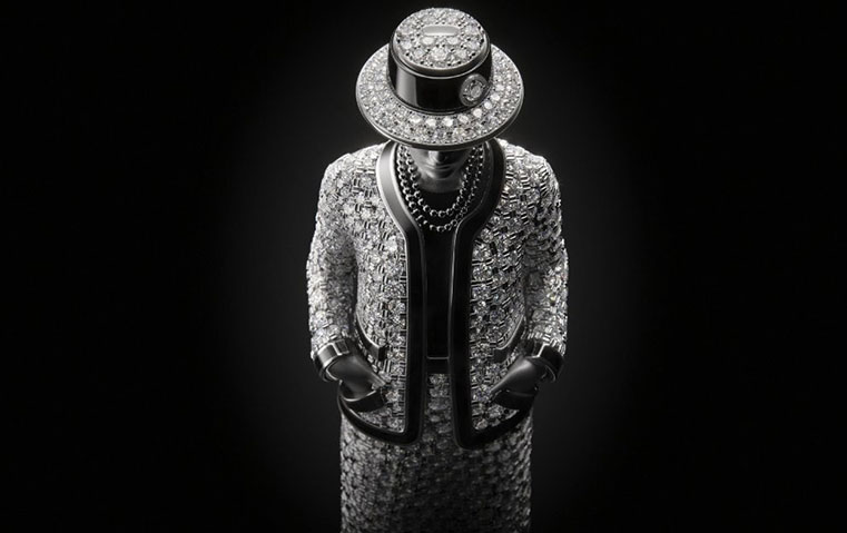 الوقت بالنسبة لشانيل.. كعب وساعة سرية ولعبة شطرنج