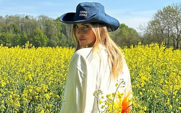 كيارا فيراغني تغلق متجرها في روما وتخسر ذراعها التجارية "فينيتشي ريتيل": فهل تصمد إمبراطوريتها الرقمية؟