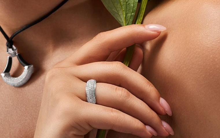 مقابلة مع مصممة مجوهرات Cullinan Crown: الترف هو الاهتمام بالتفاصيل