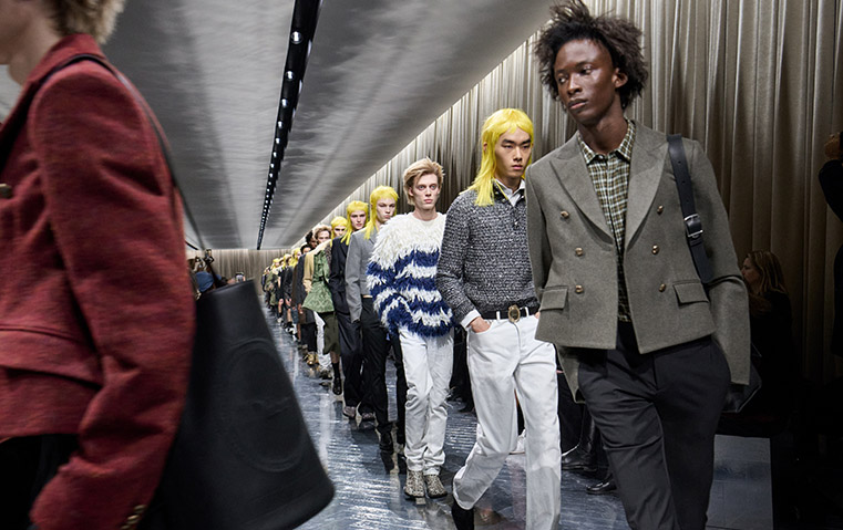 جوناثان أندرسون يفكك مفهوم الأناقة الرجالية ويعيد ابتكارها بلمسات أكثر ليونة