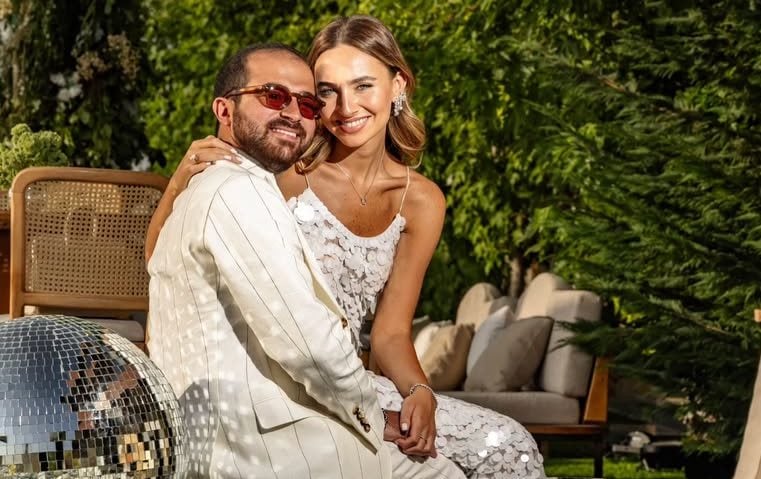 بعد غياب طويل جوليا بطرس تحتفل بخطوبة ابنها في ربوع لبنان