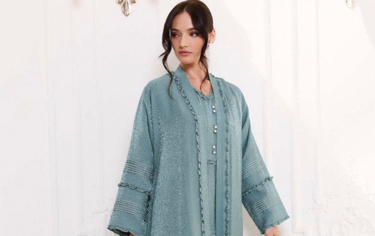 فساتين نهارية لكل السيدات وعبايات ملونة لرمضان من Effa