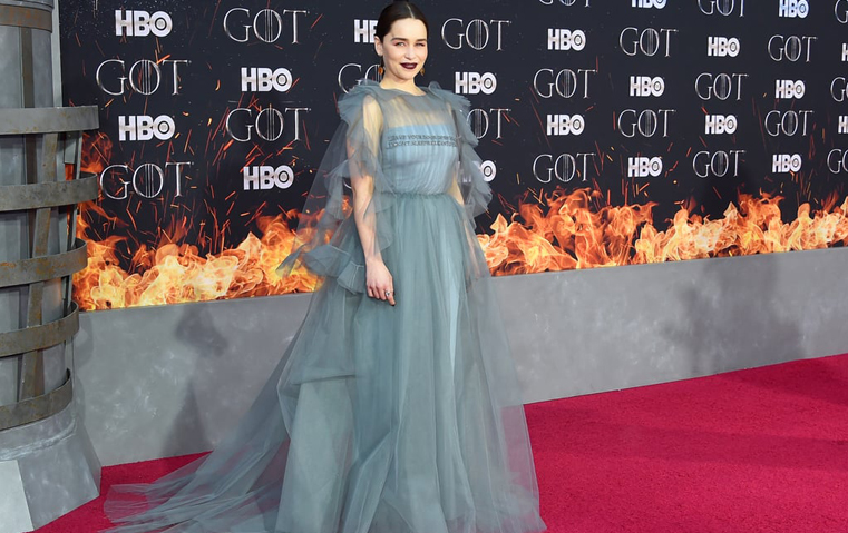 من الإطلالات الخيالية إلى أناقة السجّادة الحمراء، نجمات Game Of Thrones يجتمعن في الموسم الثامن