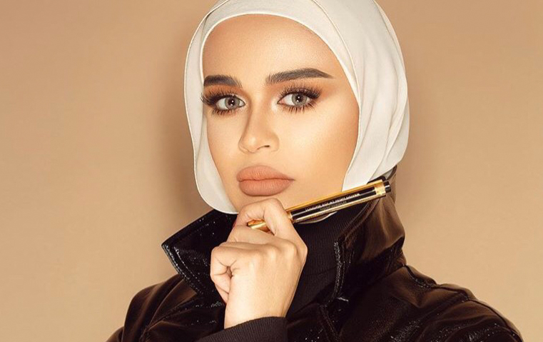 لكلّ منهنّ ستايلها المحّدد: كيف تختلف حواجب المدوّنات؟