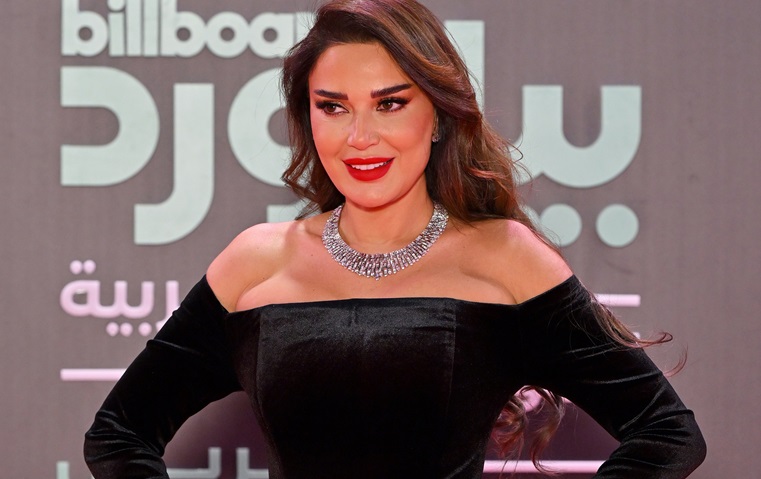 سيرين عبد النور تخطف الأنظار بأناقة راقية وقوام منحوت في الرياض