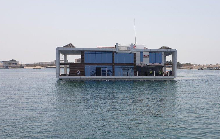 تعرفي إلى أول منتجع عائم في الإمارات