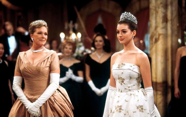 آن هاثاواي تستعد لتقديم الجزء الثالث من فيلم The Princess Diaries