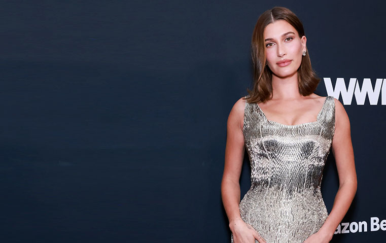 هايلي بيبر تكرّم جيورجيو أرماني